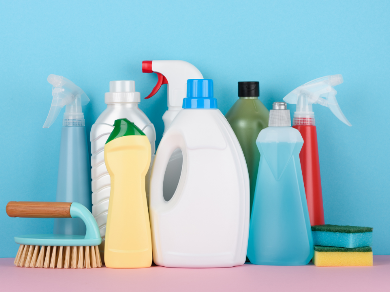 Cum alegi corect produsele de curățenie: ce înseamnă pH, degresant, dezinfectant
